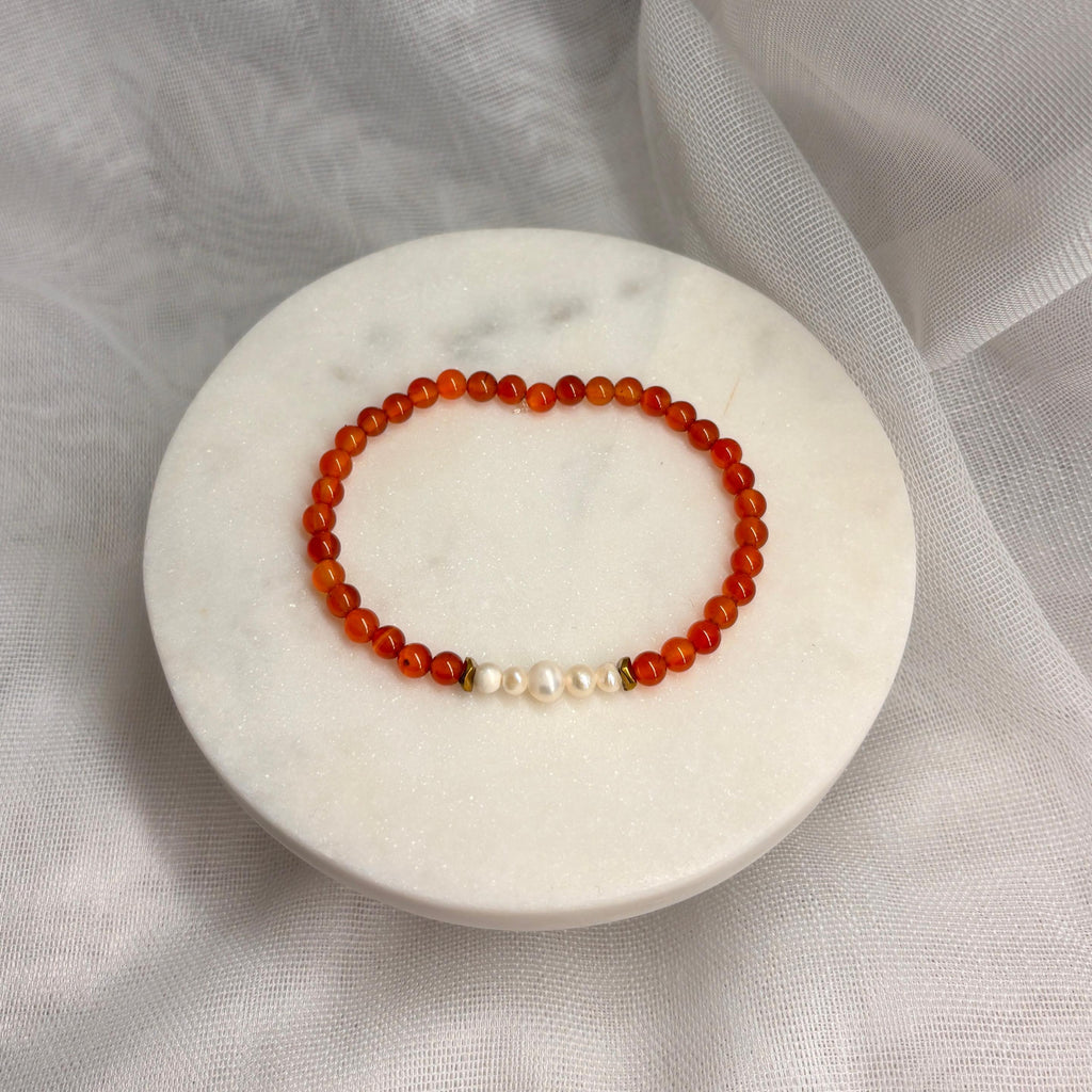 Armband aus natürlichen Perlen und Edelsteinen - Perlen mit roter Achat